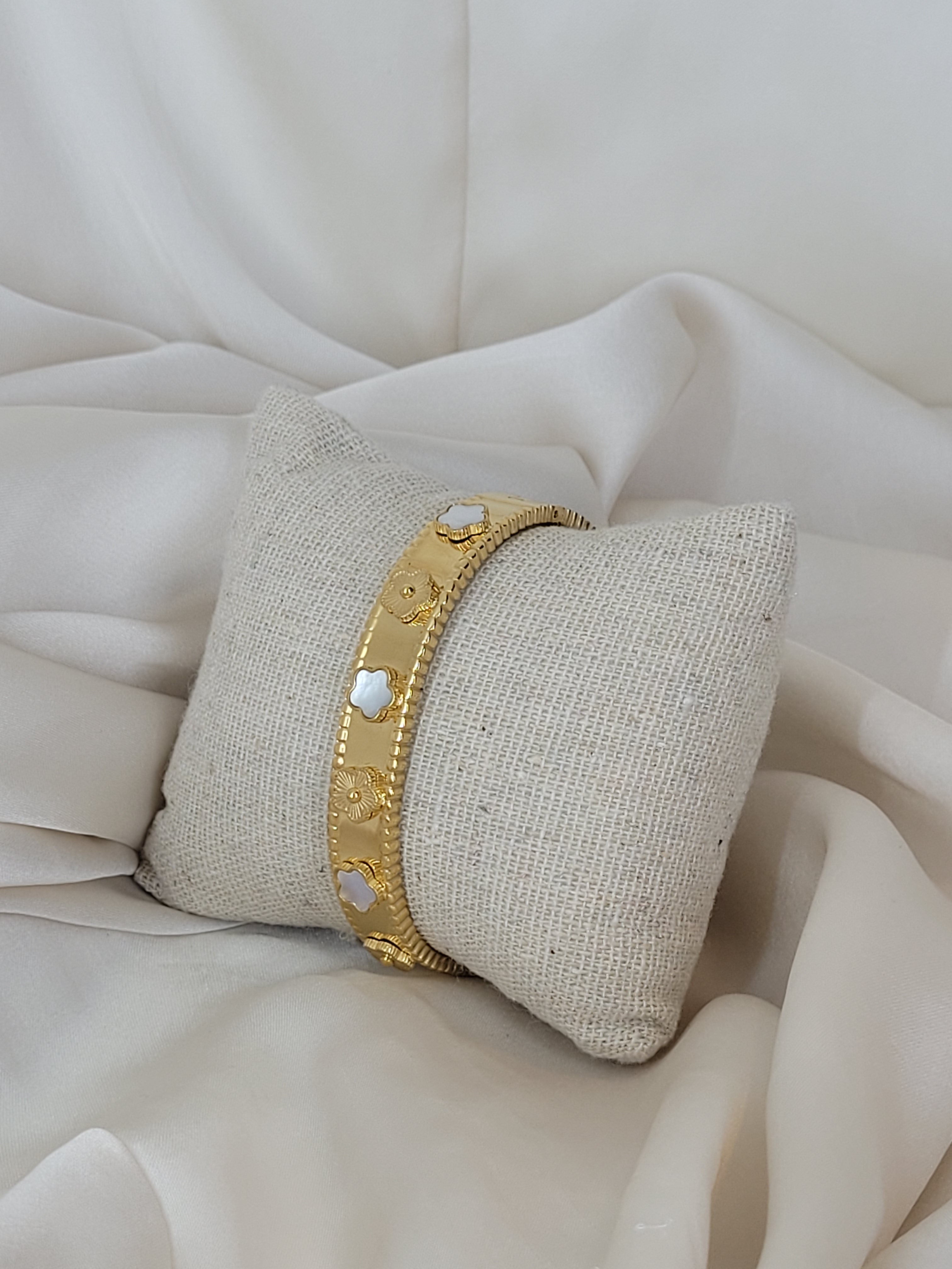 Bracelet fleur prestige blanc (D 6 cm)