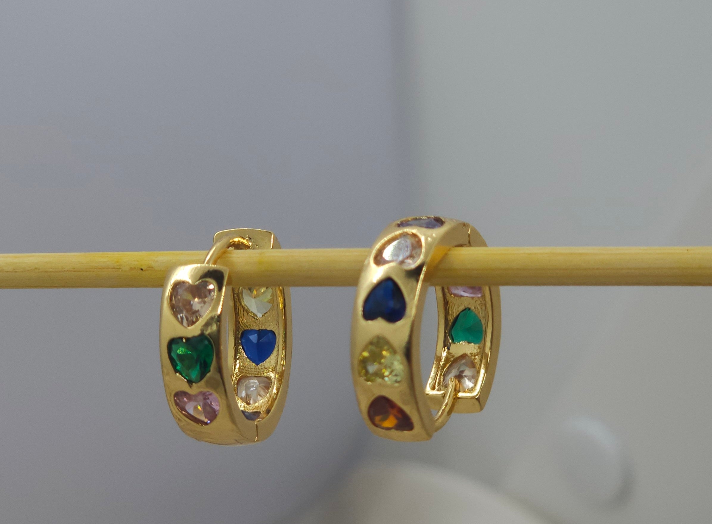 Boucles d'oreilles cœur multicolores