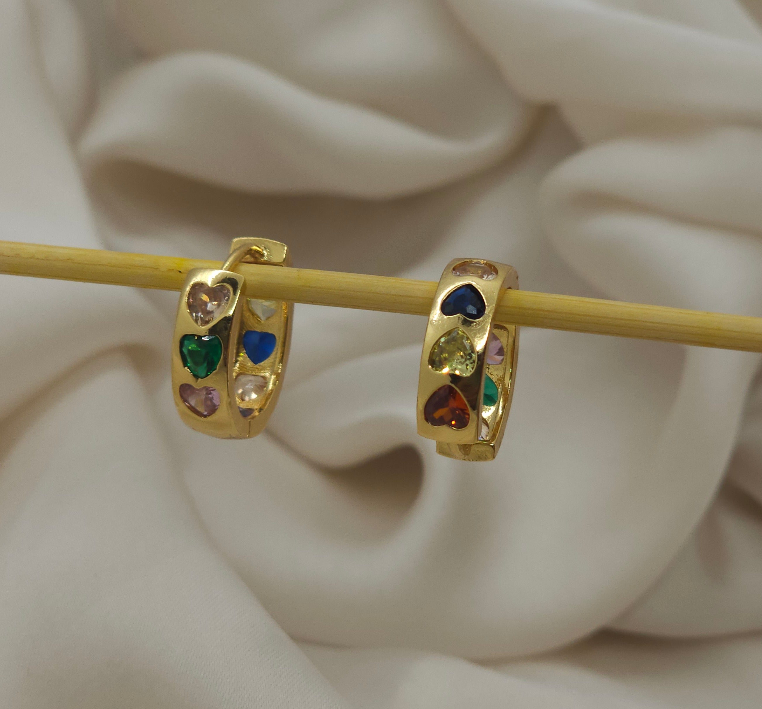 Boucles d'oreilles cœur multicolores