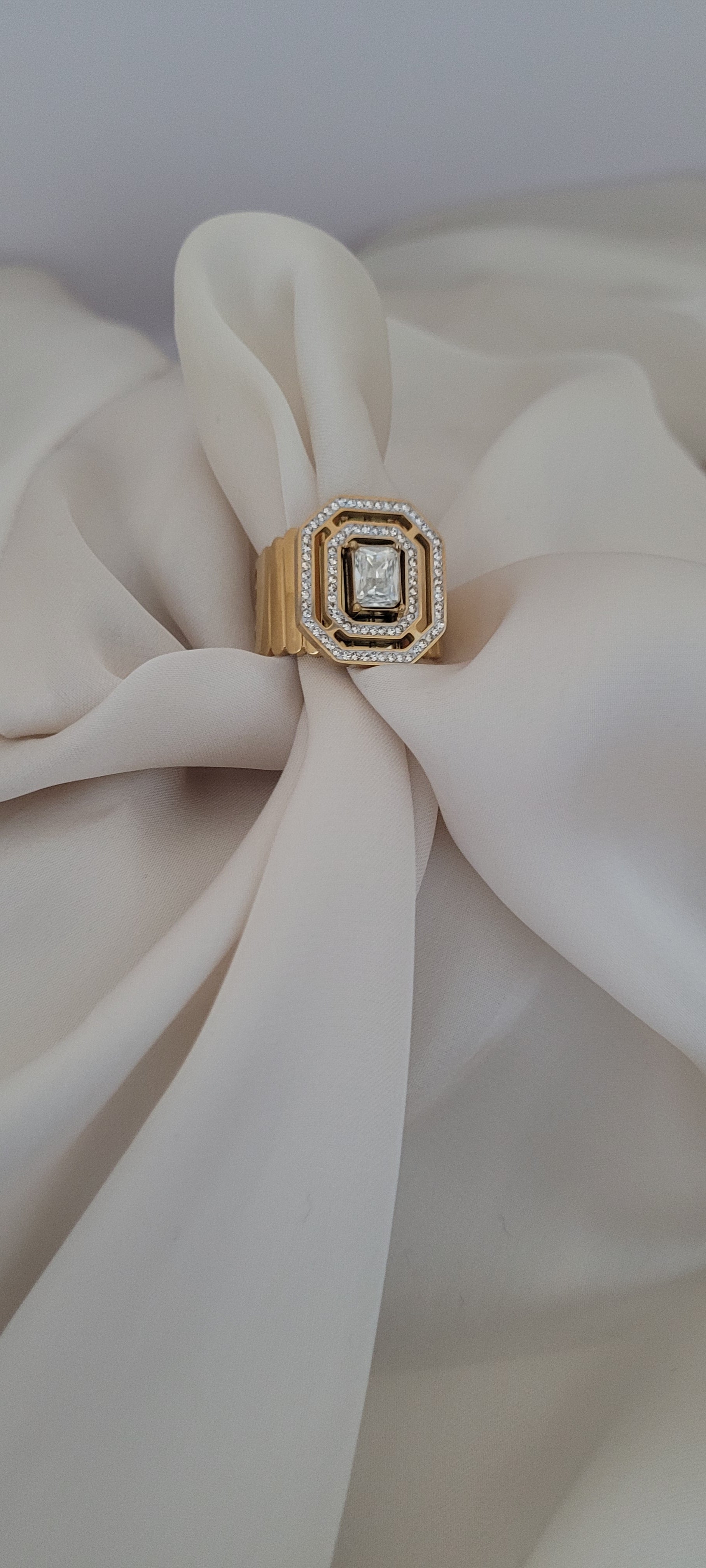 Bague avec strass