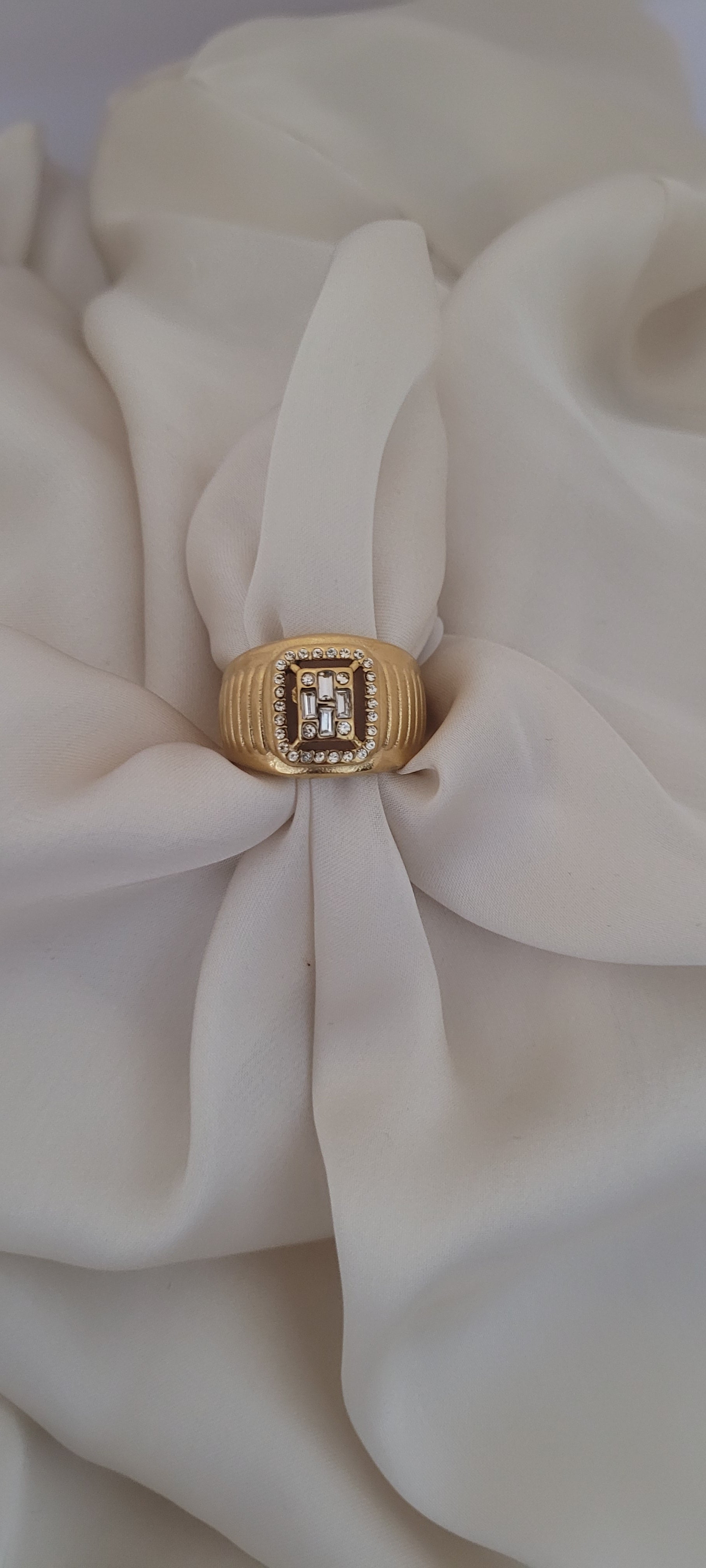 Bague avec strass