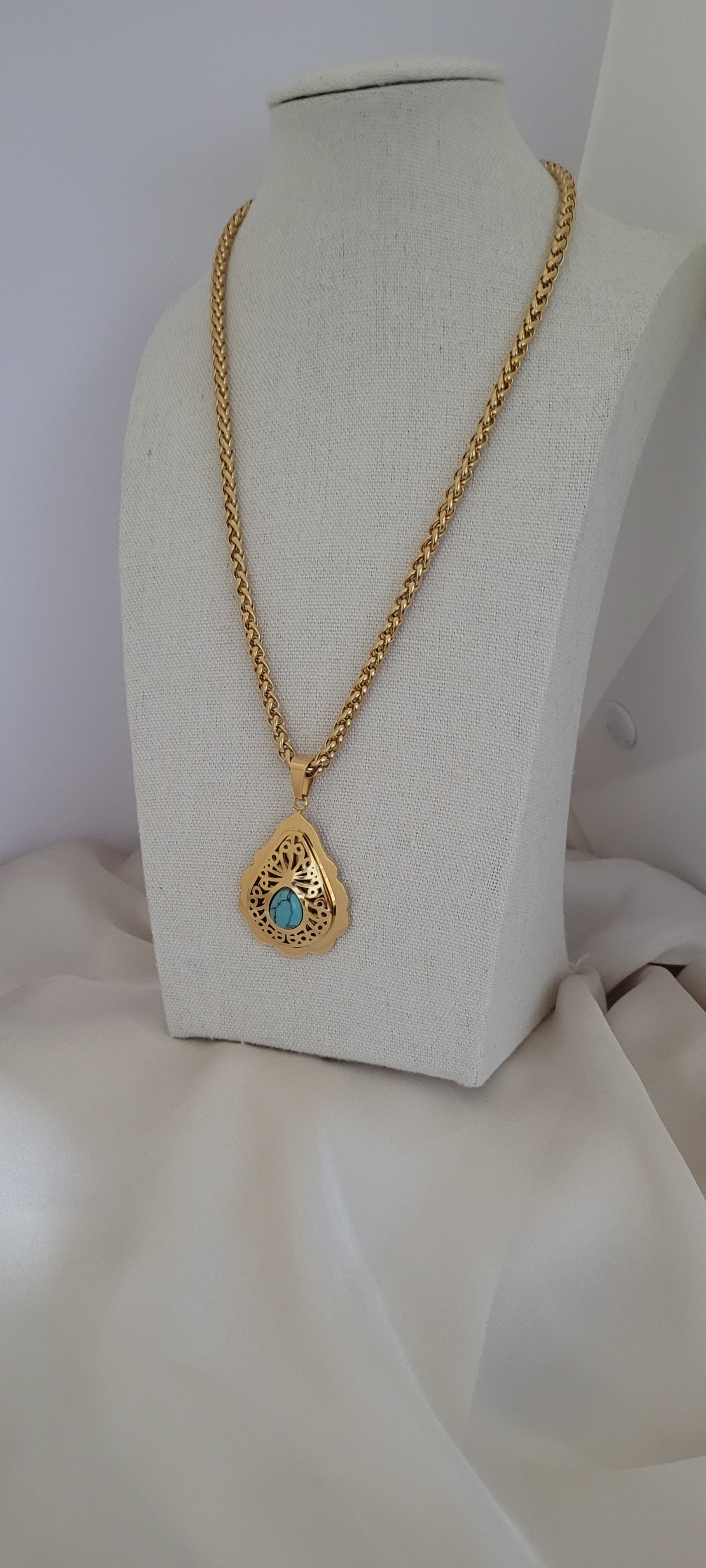 Collier pierre bleu